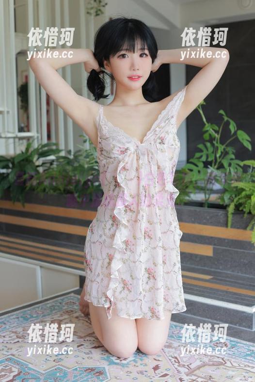 最新Addielyn(에디린)白色写真，宛如晨曦中那抹撩人的柔光。