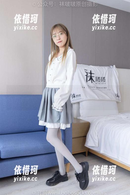 BoBoSocks袜啵啵 - 甜甜圈更新！看看那校服裤里的小花样，图片不容错过！