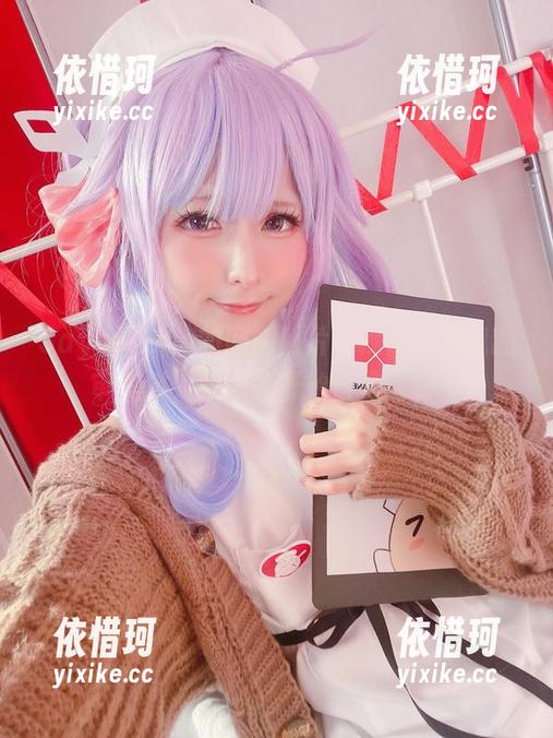 SayoMomo的网袜照片：我在感叹我的审美时，腿已经开始自信起舞！