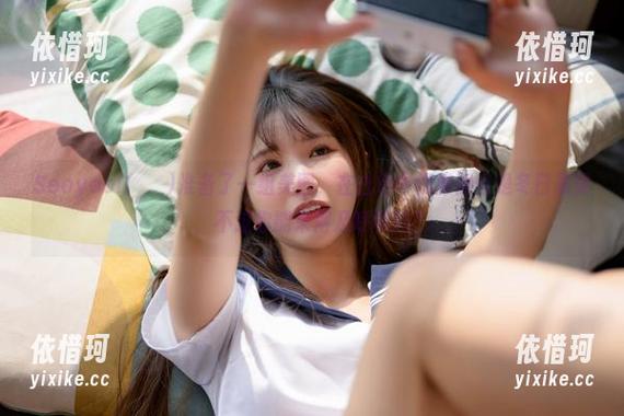 Seoyool(서율)准备了一组美图，在白色中优雅得像是冬日晨雾，不过你能来得及呼吸吗？