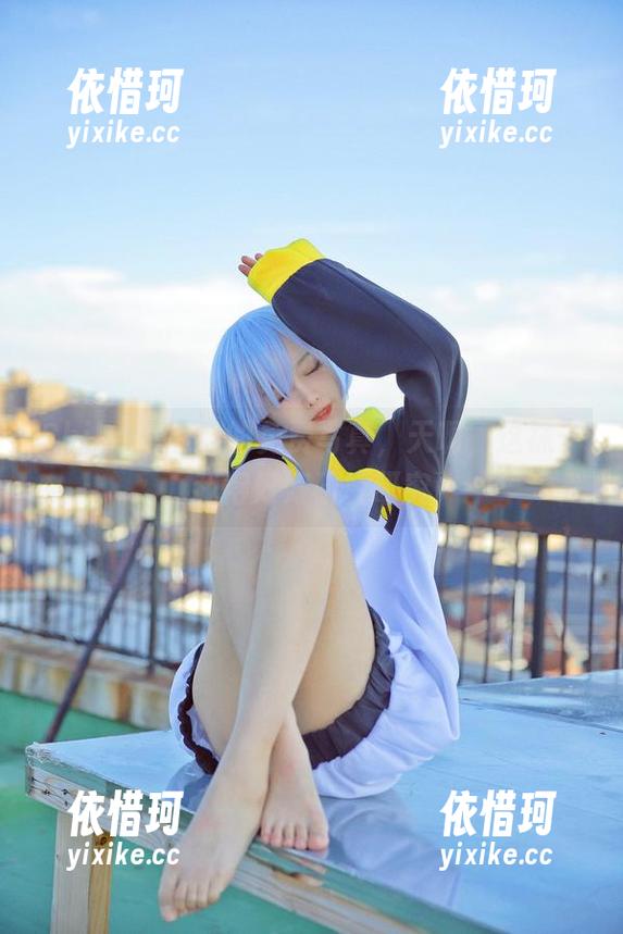 Shika小鹿鹿的免费写真，天啊，这袜子我得好好研究研究
