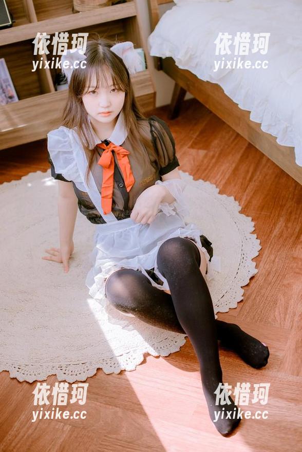 Sia(시아)的黑丝照里，原图的细节真让人忍不住多瞅两眼！