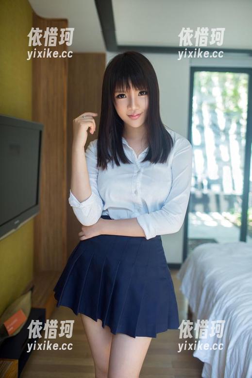 TuiGirl推女郎 - 高清李丽莎，她的裸足真有趣，视线上不知该停在哪里呢？
