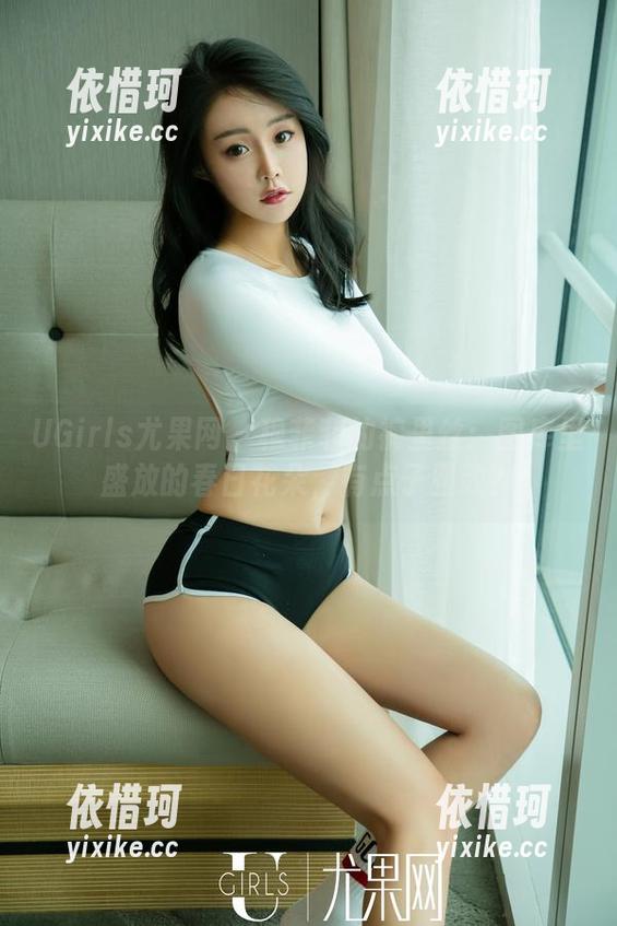 UGirls尤果网 - 穆菲菲的裤里丝：图库里盛放的春日花朵，有点子雅致？