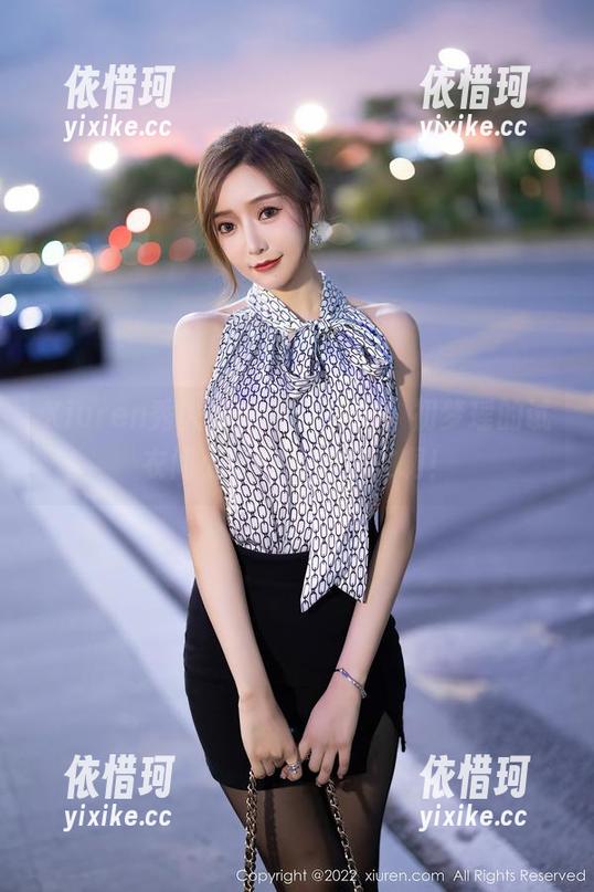 Xiuren秀人网 - 定制礼服，初梦瑶的试衣间小日常，有点忙啊！