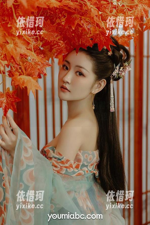 YouMi尤蜜荟 - 何嘉颖与白衬衫：一场不想中断的写真合集，怎么会这样好看？