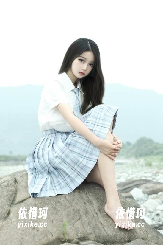 谁说黑丝不配？eloise软软的美图是个例外，资源还不止这些。