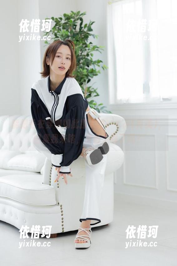 能把毛衣穿得如此撩人的いくみ(育美)，图集我来咯，准备下载了吗？