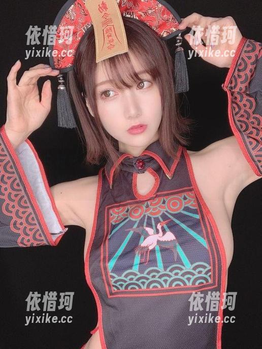最新白衬衫合集，けん研(けんけん)的时光停驻，让人忍不住多看几眼。