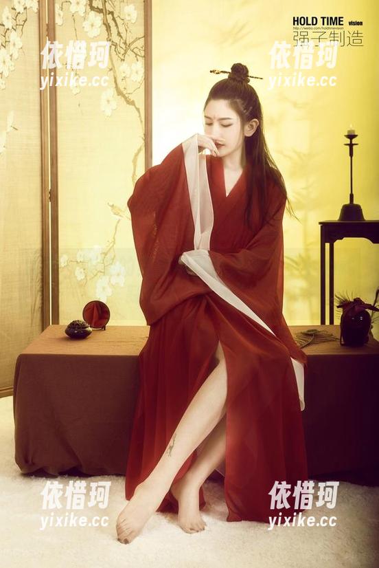丽柜 - 柒柒的美脚写真合集：一不小心就踩到了“鞋子”