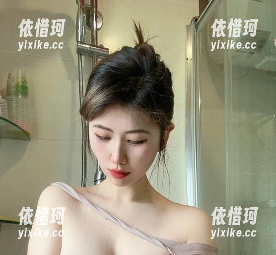 微密圈 - 乙醇子的短裙图包，真没想到她还有这副本事