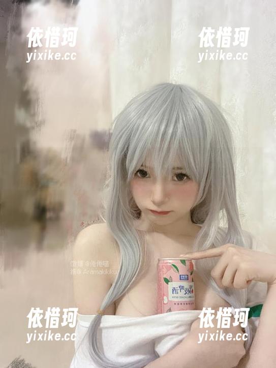 打开倦倦喵的巫女cos图集，心想这小衣服还有点小激动…不对，干嘛小心脏乱跳！