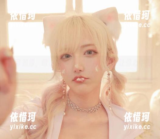 吊带加厚，啾小妍Deer的图片下载，让你心中有一丝丝不安。