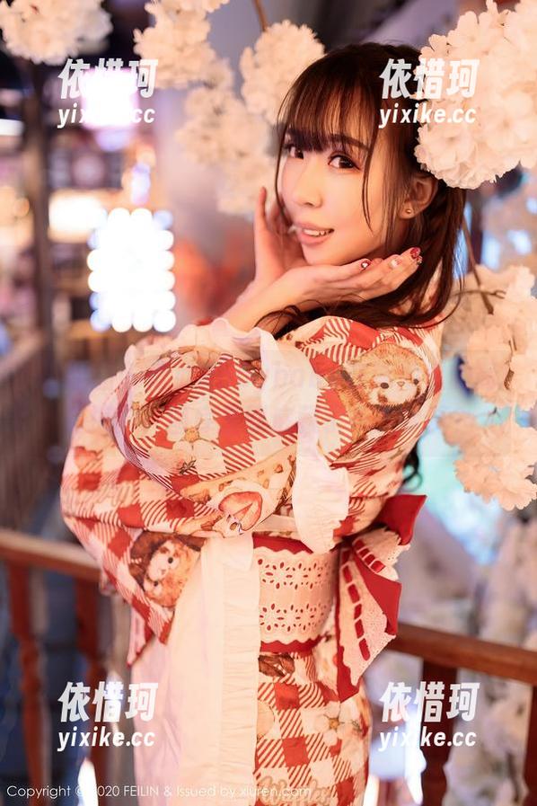嗲囡囡 - 欣欣Rubybaby在泳池里的高清掠影，图库里到底藏了多少水花？