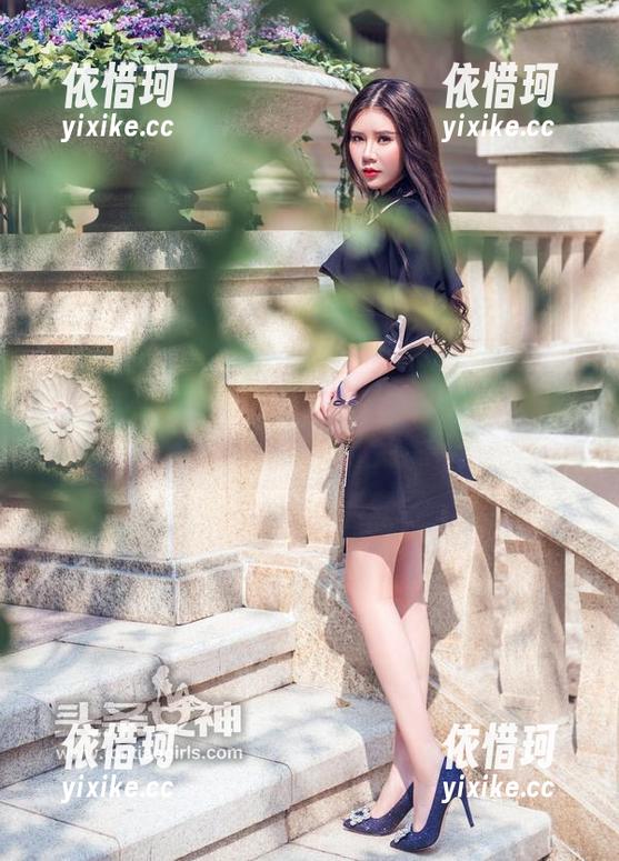头条女神 - 私拍的王竹：诶，白色到底是恬淡还是冒险？