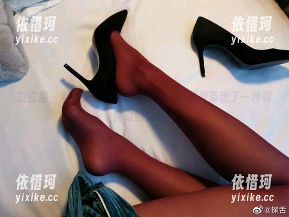 微密圈 - 看！宸大小姐的新头像，秘书裙带出了一种叫骚动的情绪！
