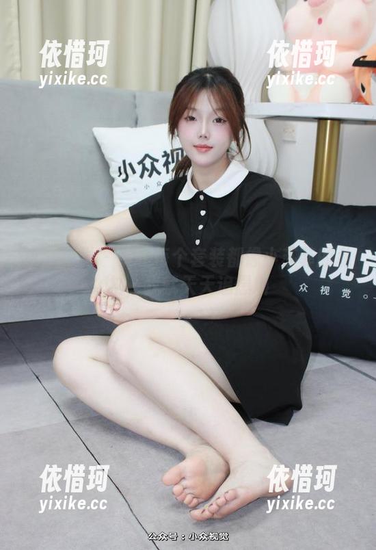 小众视觉 - 要是每个套装都像小苏菲的私拍，我就天天追爆料