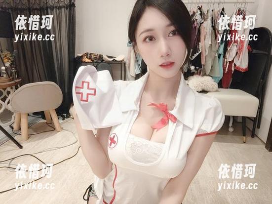 微密圈 - 小玉吃果冻泳池日常：高清留白，壁纸时刻的思绪