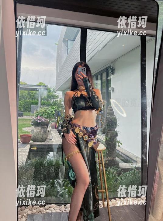 微密圈 - 小玉吃果冻，海边那里的资源谁能不动心？快来看看吧。