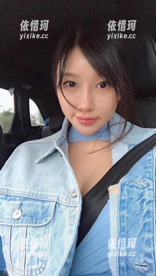微密圈 - 别说小芯酱的女王套图让我目不转睛，就是这画风也让我忍不住想多看几眼。