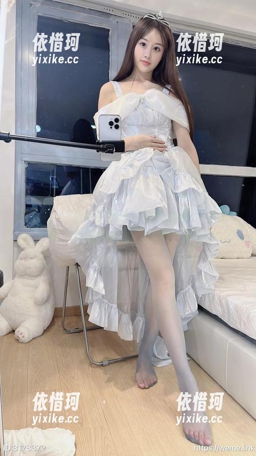 微密圈 - 这也是恰到好处的小萌子内衣写真，美图就像秘密花园一样。