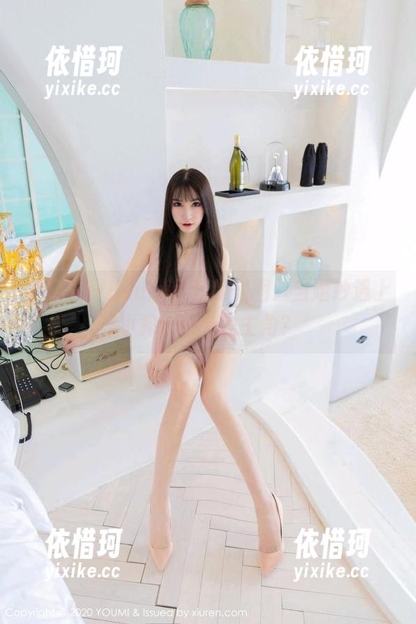 尤蜜荟 - Emily尹菲的美图：当婚纱遇上小狗，谁会是主角？