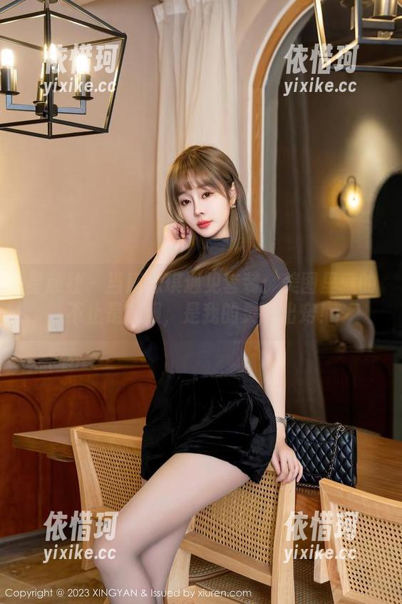 星颜社 - 当唐思琪遇见套装：美图里藏的不止是衣服，是我的灵魂出窍！