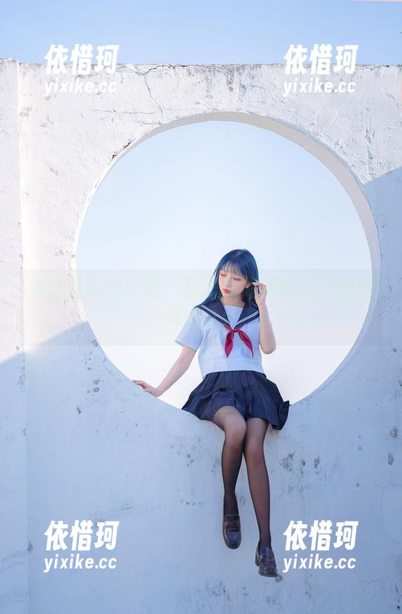 果咩酱w的写真：猫咪的高跟时代，谁能顶得住？