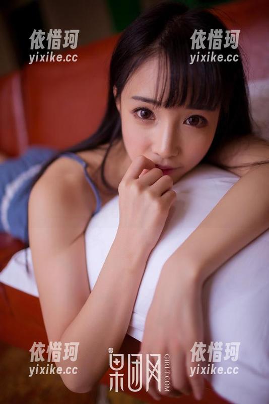 果团网又来了！全套白色衬衫写真，果然是春季新宠？