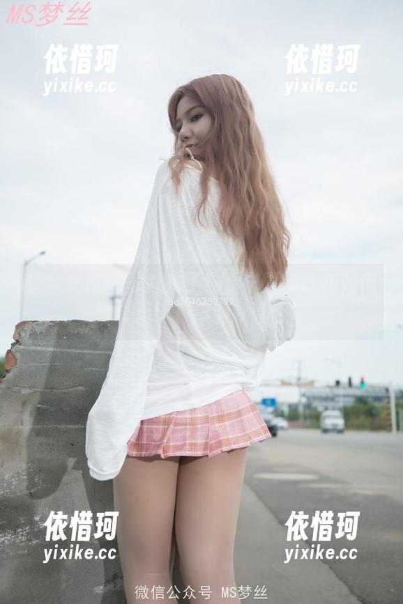 梦丝女神 - 照片来了！看宁夏的红裙如何“消灭”单调秋季。