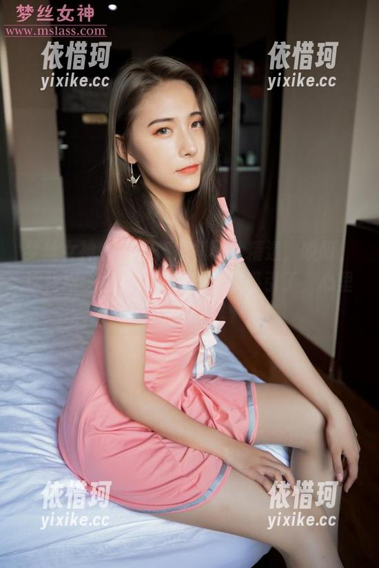 梦丝女神 - 花月舞短裙图片精选，哎呀，这裙摆一晃，我的眼睛都被吸引了，心里小鹿乱撞。