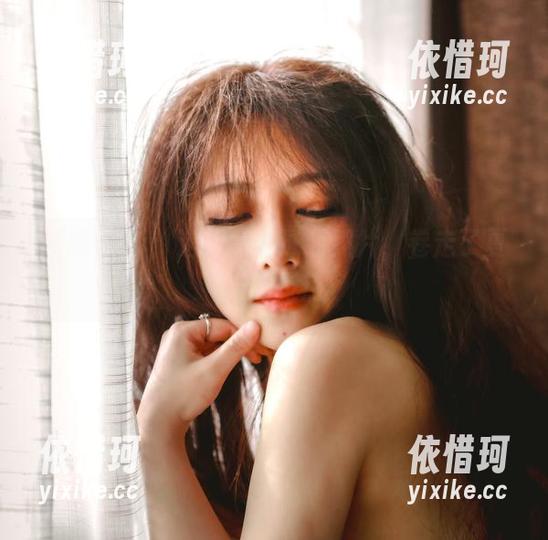 樱晚gigi：这组高清泳装照片，卷走了夏天的炎热