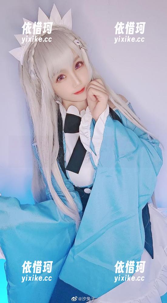 汐兔子的私拍：无垢莲华和服在八重樱的陪衬下，有点啥不对劲？