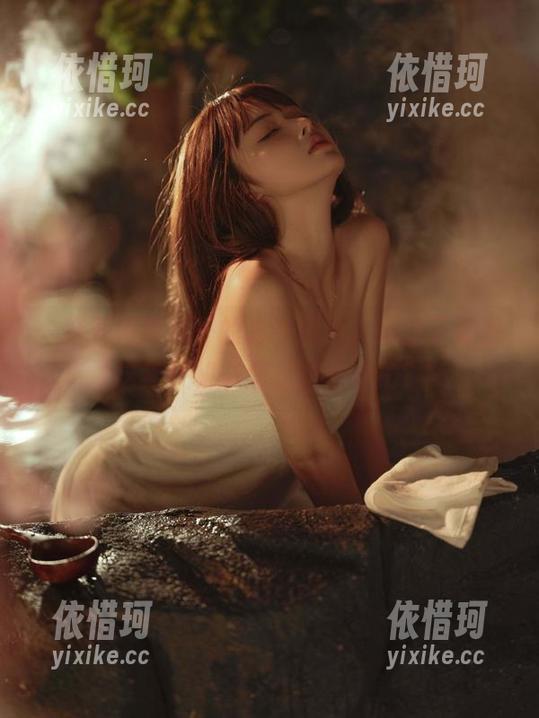 一打开河豚抚子的秘书图包，满脑子都是‘这年头秘书怎么这么会拍？’