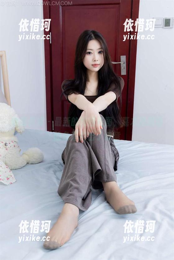 物恋传媒 - 最新的校园美图，嘉木把操场的角落拍出了诗意