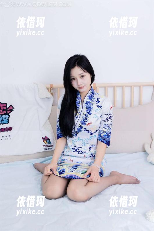 物恋传媒 - 对了，猫耳的写真为什么叫二两清风，难道是图里有风暴的暗示？