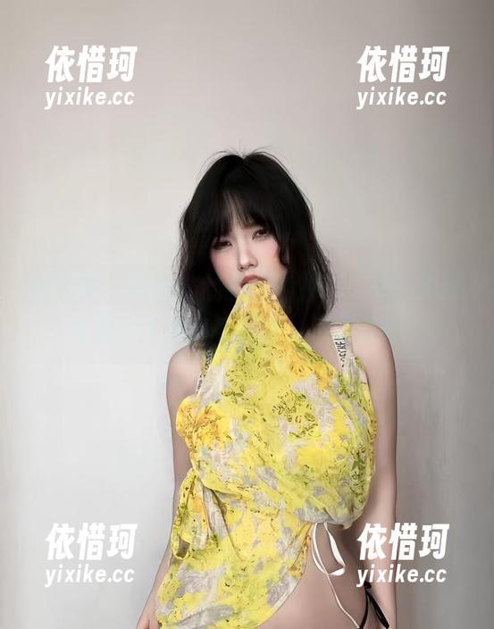 微密圈 - 琳铛铛的新福利来了，粉红豹纹写真让人想多看几眼，不划算吗？