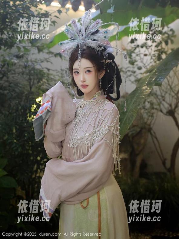 秀人网 - 说更新就更新！K8傲娇萌萌Vivian的裤里丝写真，让我不得不感慨一下风格的多样。