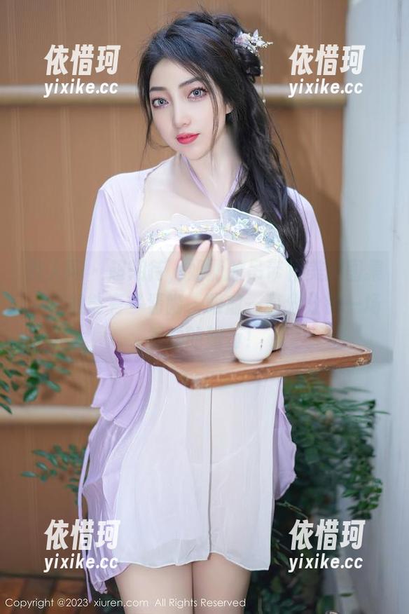 秀人网 - 超期待，奶瓶的吊带裙美腿图集，究竟能有多清晰，眼前一亮分分钟一场视觉的旅行！