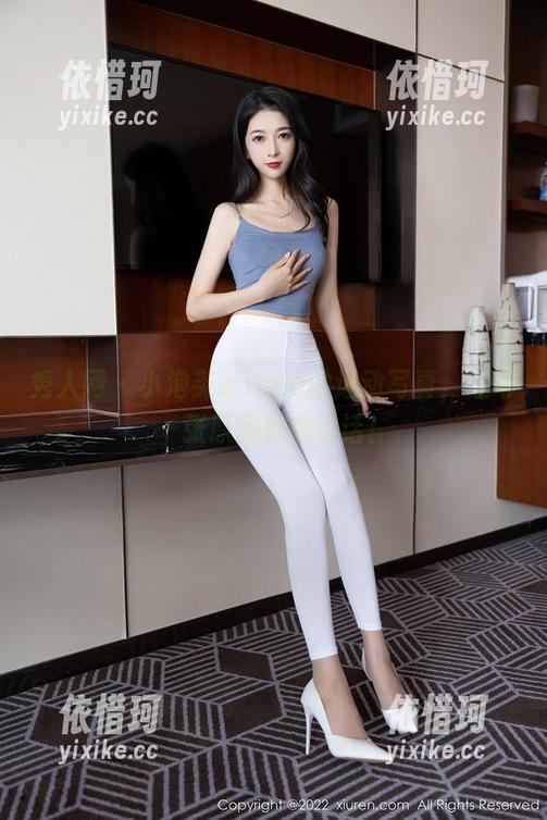秀人网 - 小泡芙winna的运动写真，让每一张原图都在说话！
