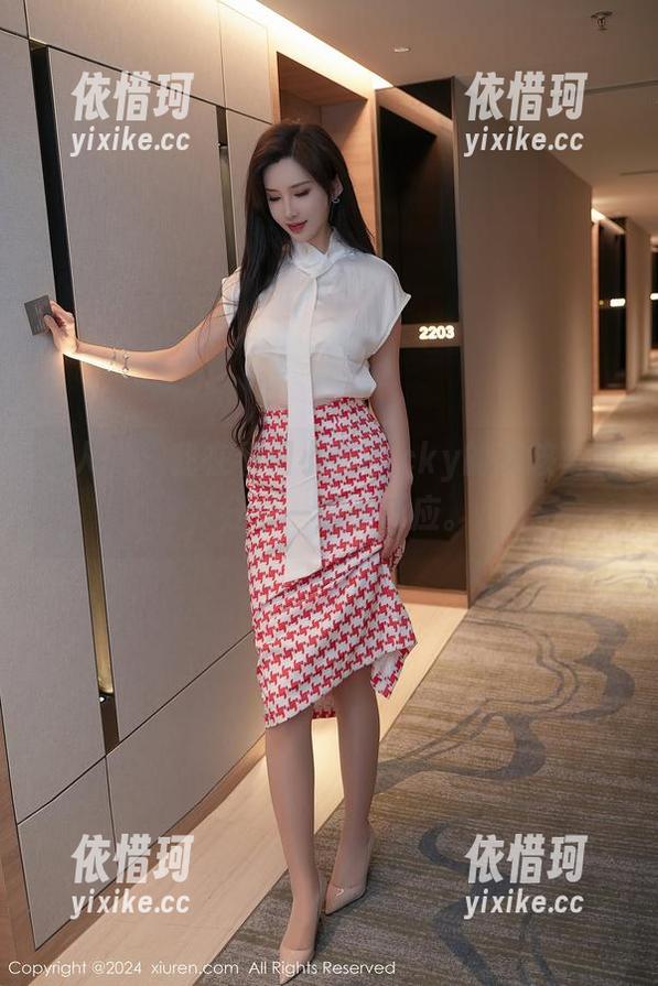 秀人网 - 我在看田小燕Vicky的女孩写真，分享一波小反应。
