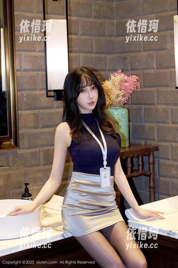 秀人网 - 图片里的陈念灵Vickyao，真的挺适合体操服的呢！