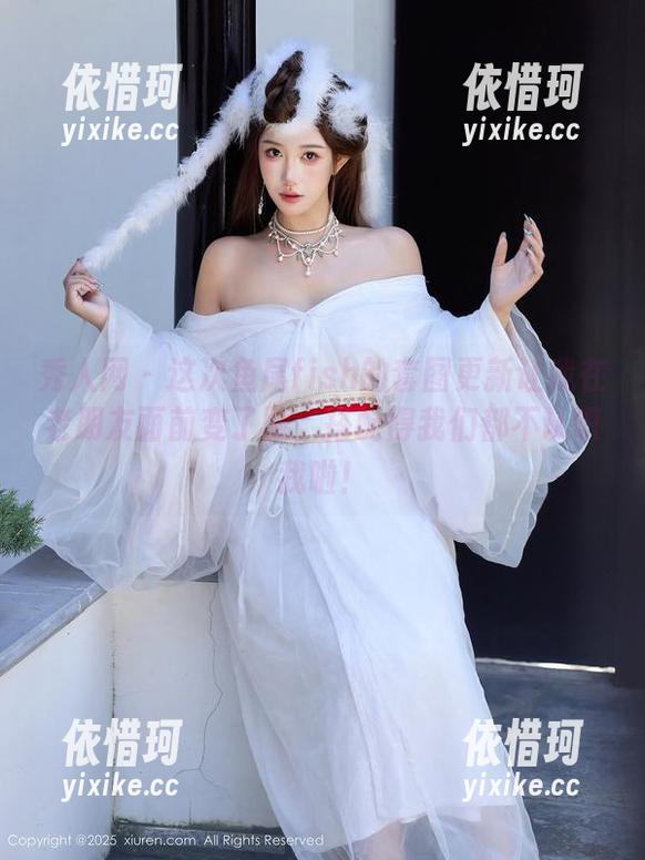 秀人网 - 这次鱼尾fish的套图更新让我在老朋友面前变了脸，搭配得我们都不认识我啦！