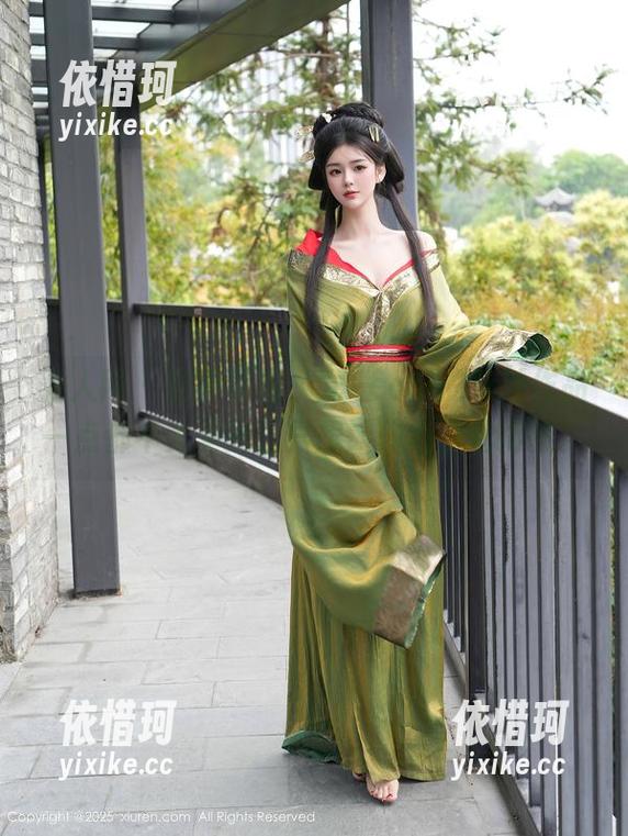 秀人网 - 别再装纯，龙籹cool的泳池作品一点都不无圣光，只想让你心里堵得慌。