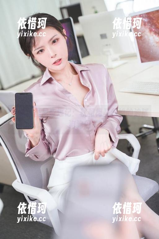 高清比基尼奇遇记：秋和柯基和她的油腻狗狗们