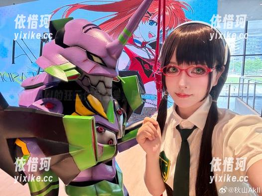 秋山AkI的狂三作品合集，隐隐绰绰，心里咯噔一下。