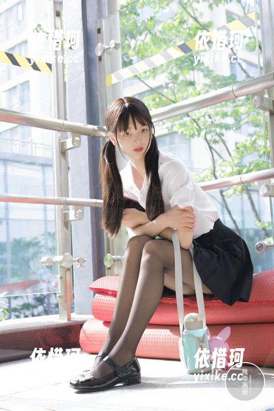 稚乖画册 - 赤西夜夜的长腿，真的只要看原图就够了吗？