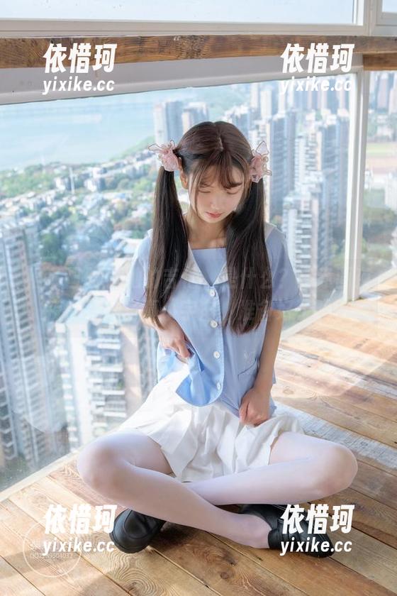 稚乖画册 - 她的吉他，是什么？是赤西夜夜的绝妙写真小宇宙，准备好了吗？