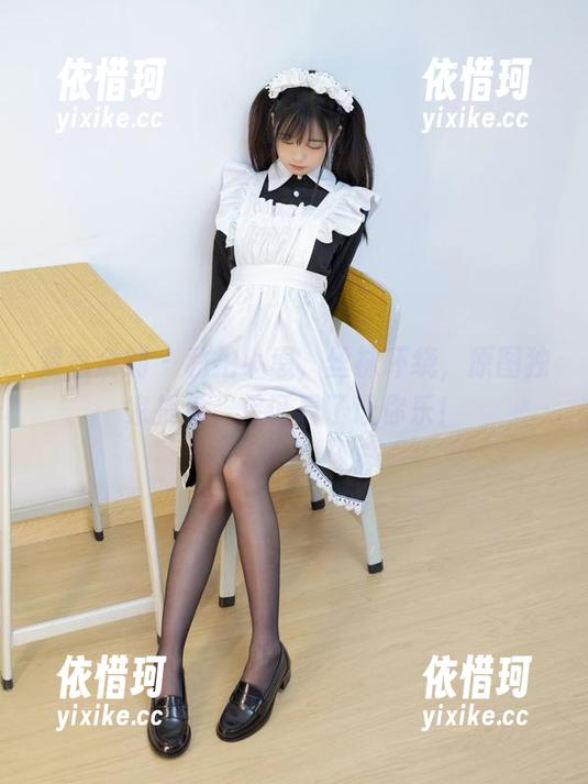 紧急企划 - 私拍小恩，丝袜环绕，原图独家提供，保证看了让你乐！