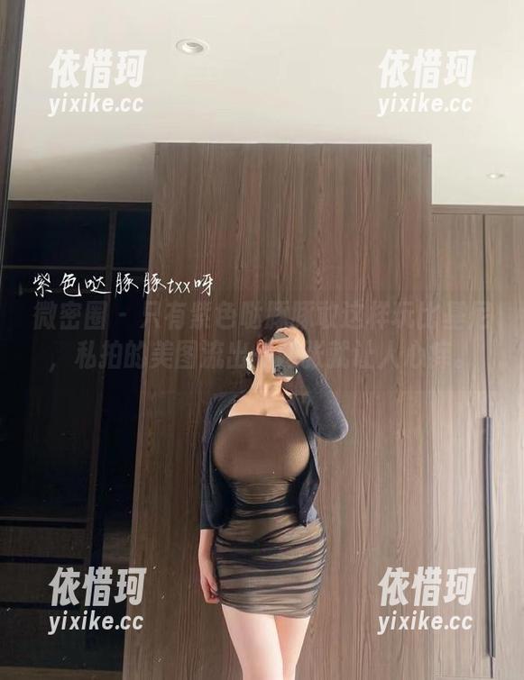 微密圈 - 只有紫色哒豚豚敢这样玩比基尼，私拍的美图流出一两张就让人心痒。